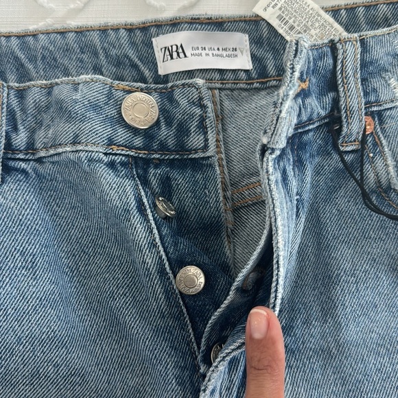 Zara Midrise Jean shorts - Picture 4 of 8